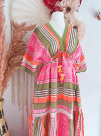 SOMMERLICHES BOHOKLEID MIT ETHNOPRINT IN NEONFARBEN - ONE SIZE