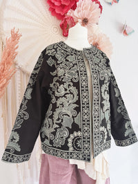 BOHOJACKE IN SCHWARZ MIT STICKEREIEN - ONE SIZE -