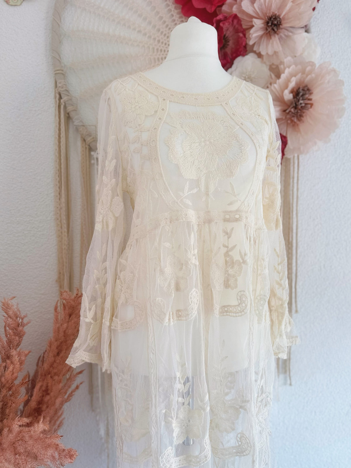 SPITZENKLEID IN CREME - ONE SIZE -