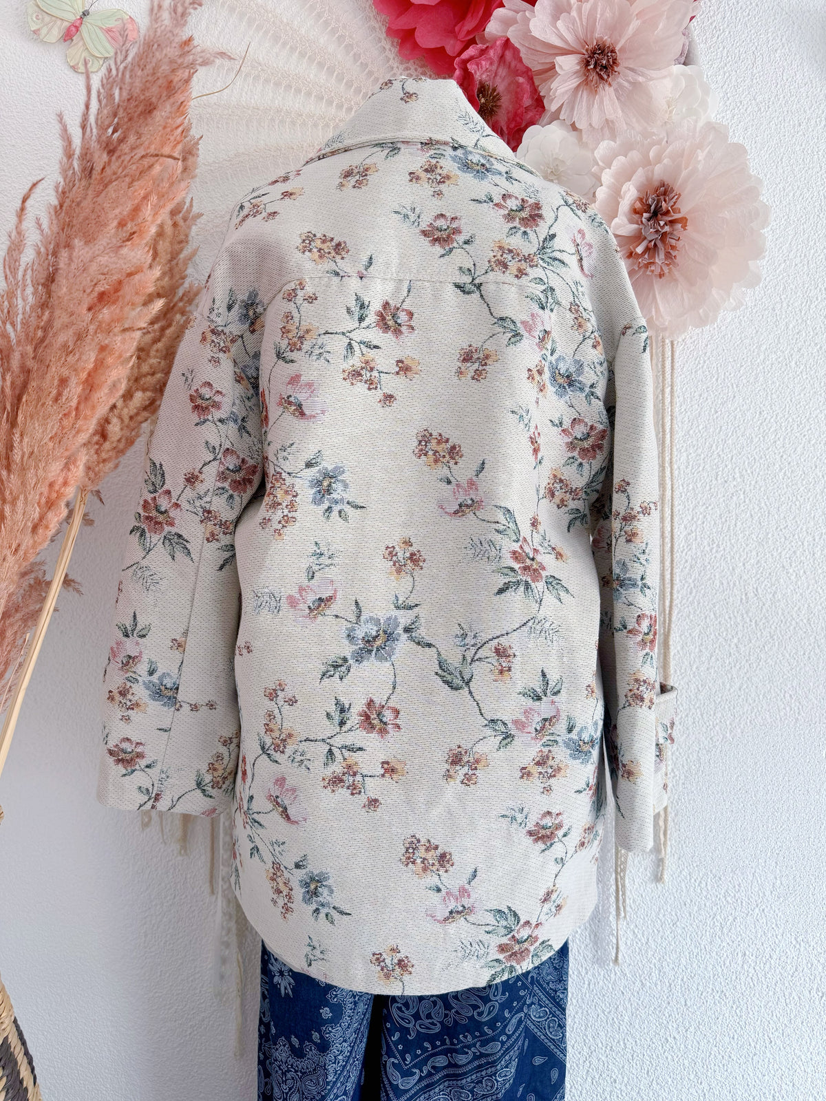 ROMANTISCHER GOBELIN BLAZER MIT BLUMENRANKEN - ONE SIZE -