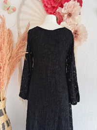 ROMANTISCHES SPITZENKLEID IN A-LINIE MIT V-AUSSCHNITT IN SCHWARZ - ONE SIZE -