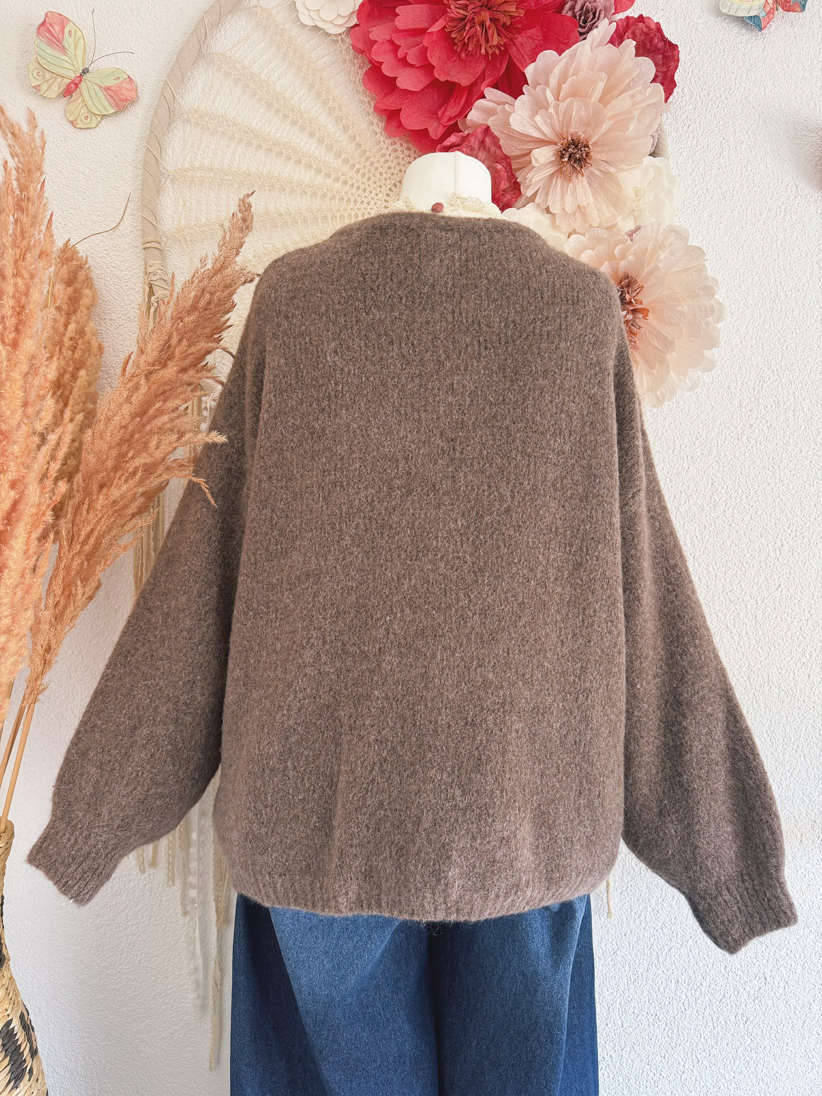 GEMÜTLICHE & KUSCHELIGE STRICKJACKE MIT KNEBELVERSCHLUSS IN BRAUN - ONE SIZE -