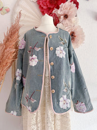 JEANSJACKE MIT WUNDERSCHÖNEN STICKEREIEN UND PERLEN - ONE SIZE -