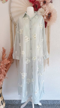 OVERSIZED LONGBLUSE MIT 3D-BLÜTEN IN ZARTEM HELLBLAU - ONE SIZE -