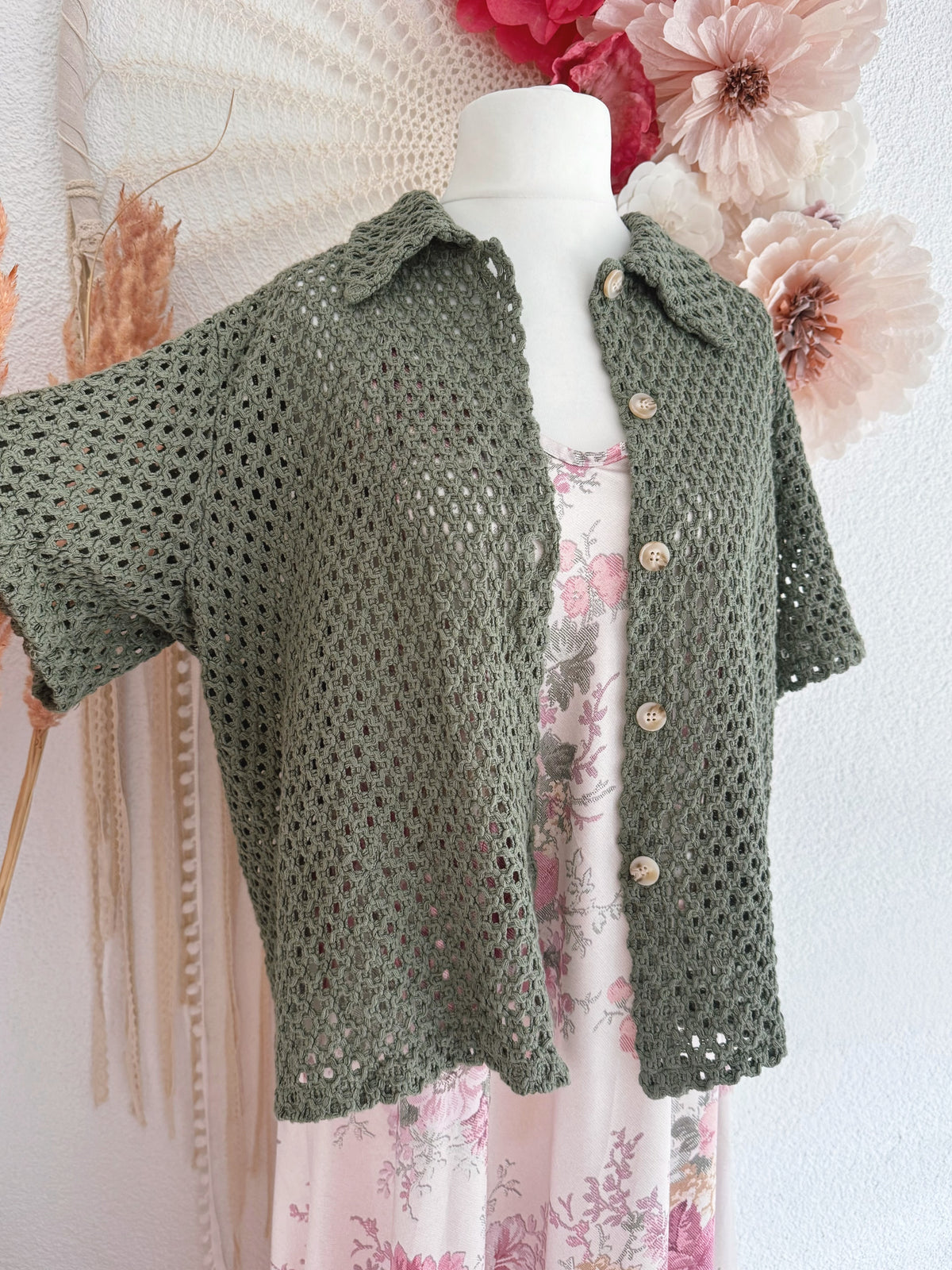 OVERSIZED CROCHET-JÄCKCHEN IN KHAKI - ONE SIZE -