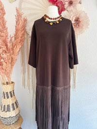MAXIKLEID MIT FRANSEN IN BRAUN - ONE SIZE -
