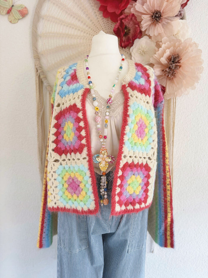 OVERSIZED GRANNY SQUARE STRICKJACKE IN CREME - ONE SIZE -