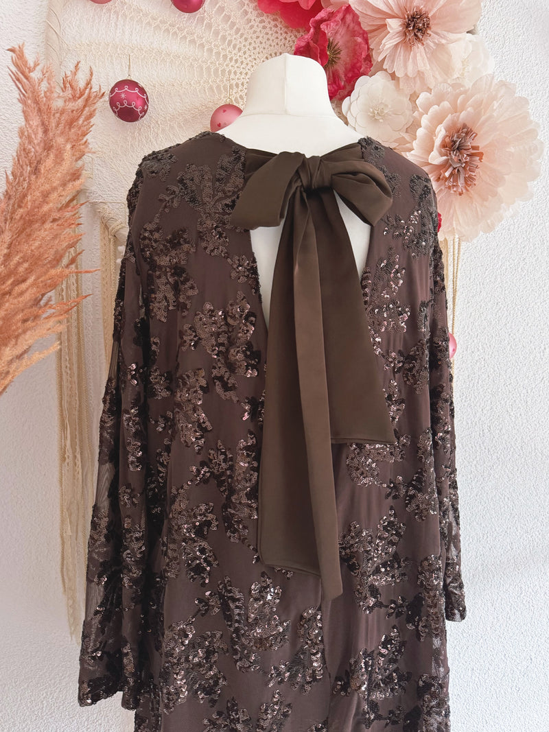 BEZAUBERNDES PAILLETTENKLEID MIT SCHLEIFE IN BRAUN - ONE SIZE -