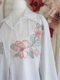 OVERSIZED BLUSE MIT STICKEREIEN AN DER FRONT - ONE SIZE -