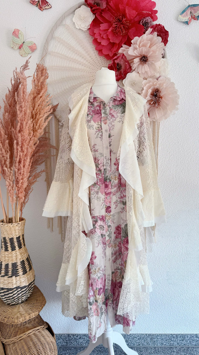 ROMANTISCHER SPITZEN-CARDIGAN MIT VOLANTS - ONE SIZE -
