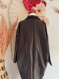 OVERSIZED-KUNSTLEDERMANTEL IN AUBERGINE - ONE SIZE -