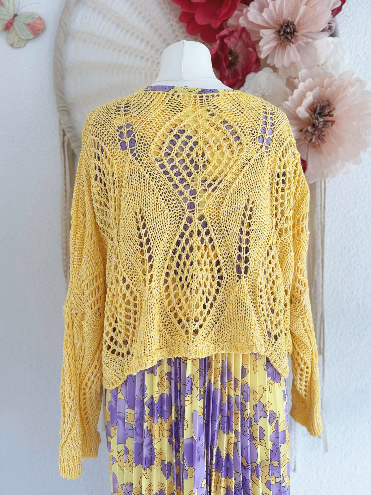 OVERSIZED CROCHETOBERTEIL IN GELB - ONE SIZE -