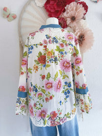 BLUSE MIT LOCHSPITZE UND BLÜTENPRINT - ONE SIZE -