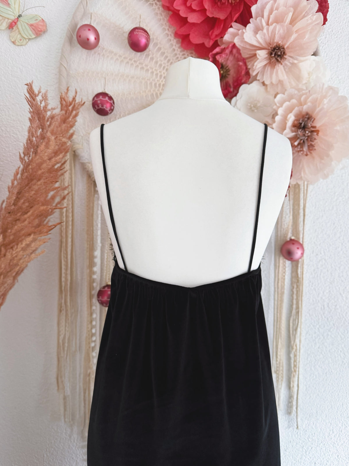 SLIP-DRESS AUS SAMT MIT SPITZENBORDÜRE - ONE SIZE -