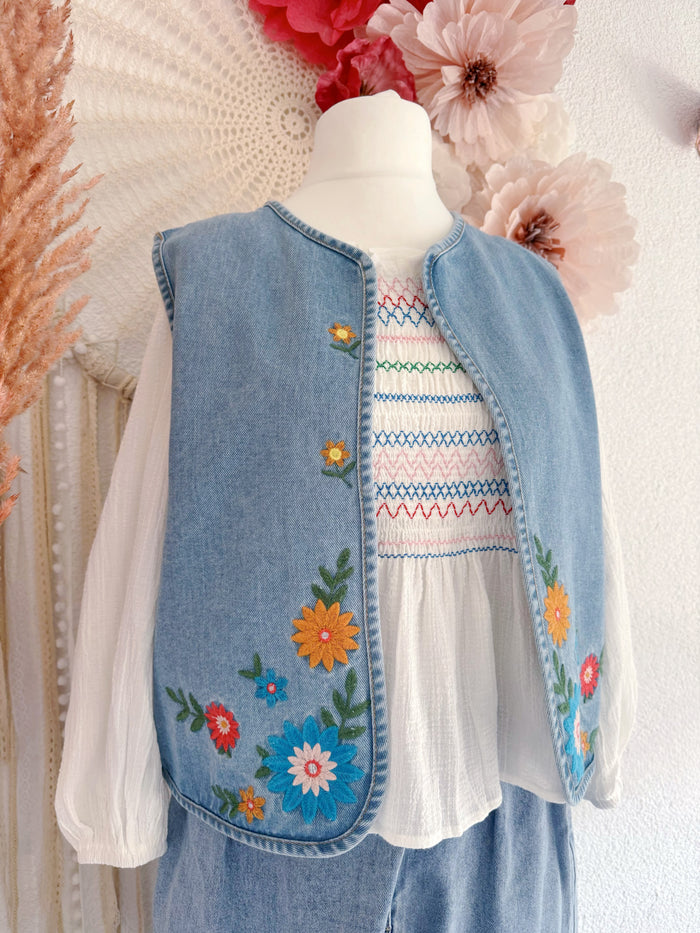 BESTICKTE JEANSWESTE MIT FLORALEN ORNAMENTEN - VERSCH. GRÖßEN -