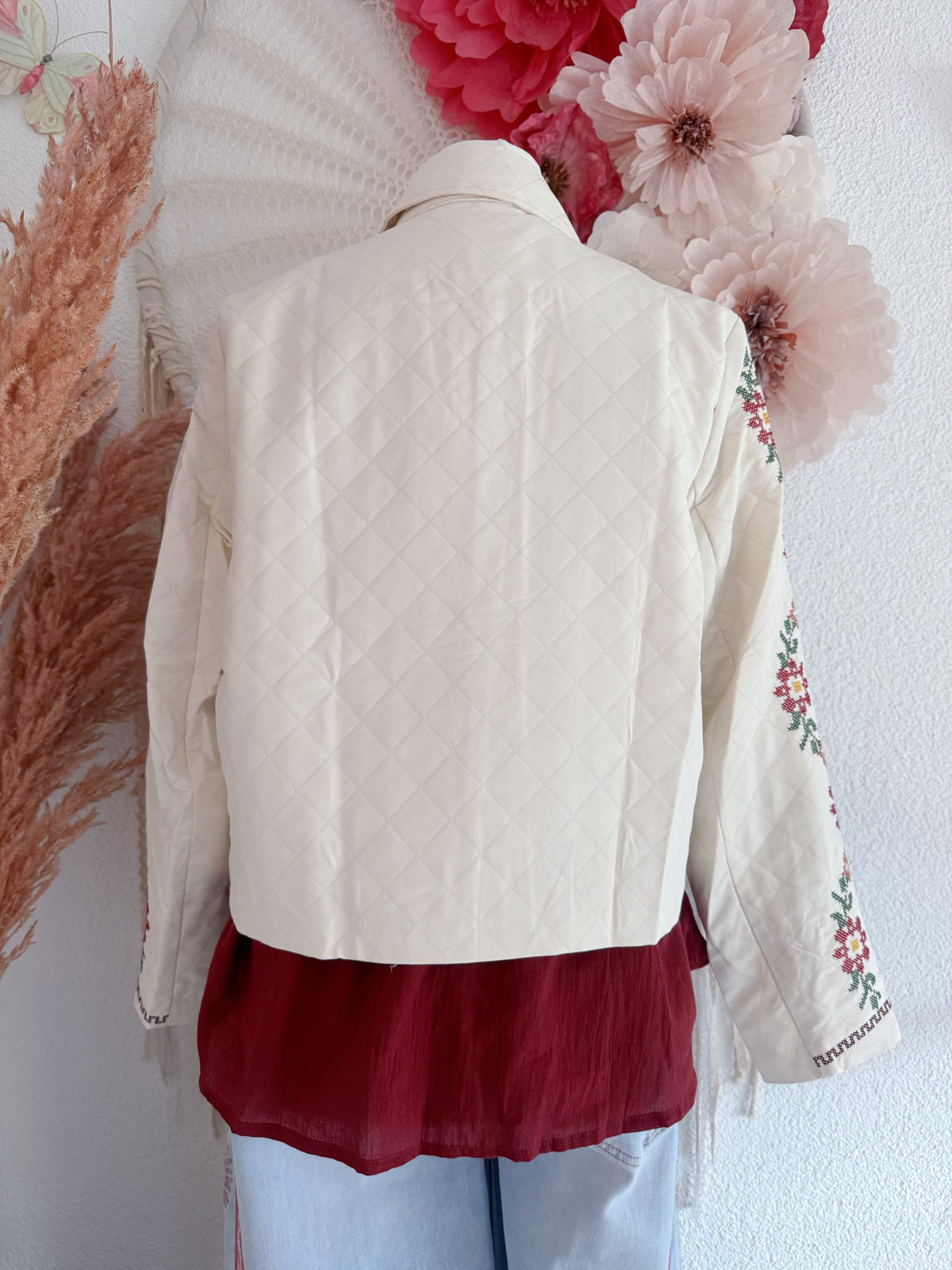 GESTEPPTE JACKE MIT STICKEREIEN - VERSCH. GRÖßEN -