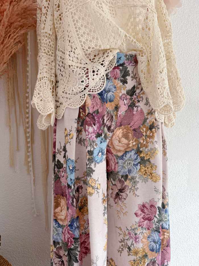 TRAUMHAFTE WIDE-LEG-HOSE MIT ROMANTISCHEM GOBELINPRINT IN ROSA - ONE SIZE -