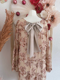 BEZAUBERNDES PAILLETTENKLEID MIT SCHLEIFE IN NUDE - ONE SIZE -