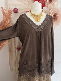 BASIC-SHIRT MIT SPITZE IN BRAUN - ONE SIZE -