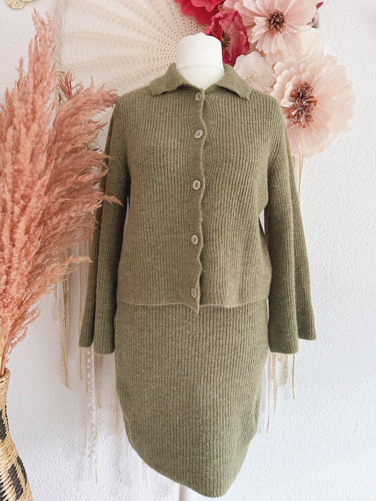 STRICK - ZWEITEILER - STRICKJÄCKEN & ROCK IN KHAKI - ONE SIZE -