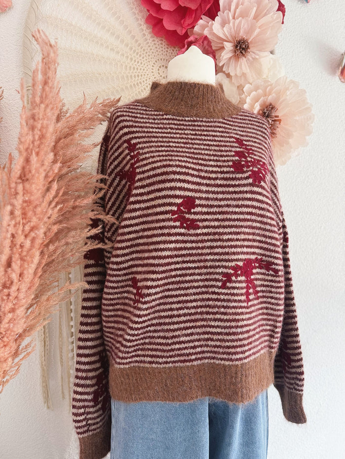 KUSCHELIGER STREIFENPULLOVER MIT BLÜMCHEN - ONE SIZE -