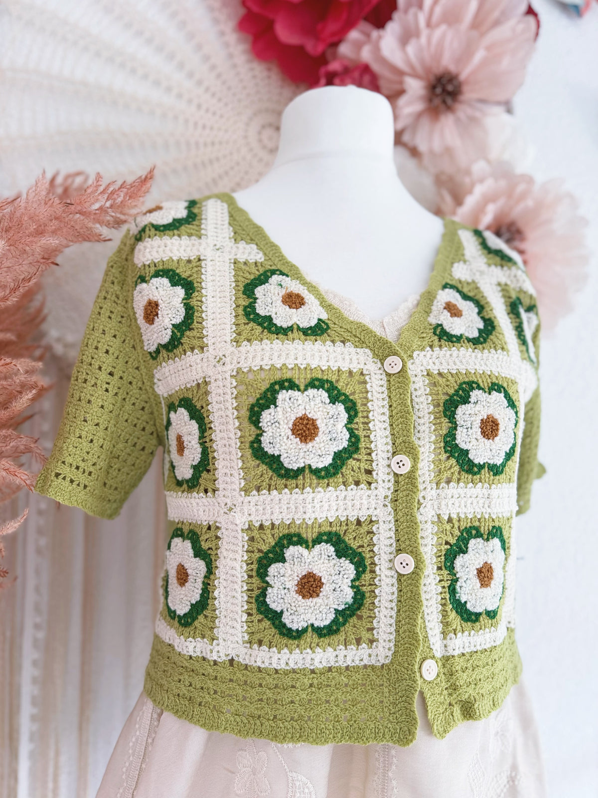 CROCHETJÄCKCHEN MIT BLUMEN IN GRÜN - ONE SIZE -