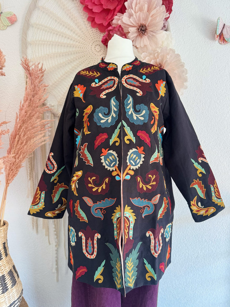 BOHOMANTEL MIT BUNTEN STICKEREIEN - VERSCH. GRÖßEN