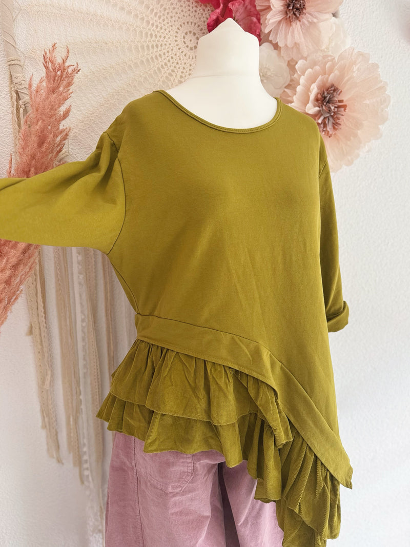 ASYMMETRISCHES LONGSLEEVE MIT VERSPIELTEM VOLANT-DETAIL IN KIWI- ONE SIZE