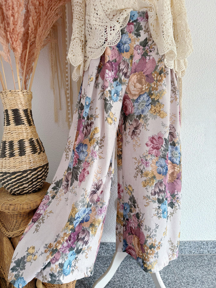 TRAUMHAFTE WIDE-LEG-HOSE MIT ROMANTISCHEM GOBELINPRINT IN ROSA - ONE SIZE -