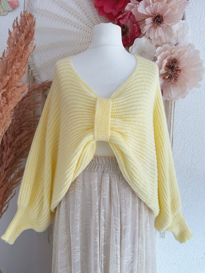 OVERSIZED STRICKPULLOVER "SCHLEIFCHEN" IN PASTELLGELB - ONE SIZE -