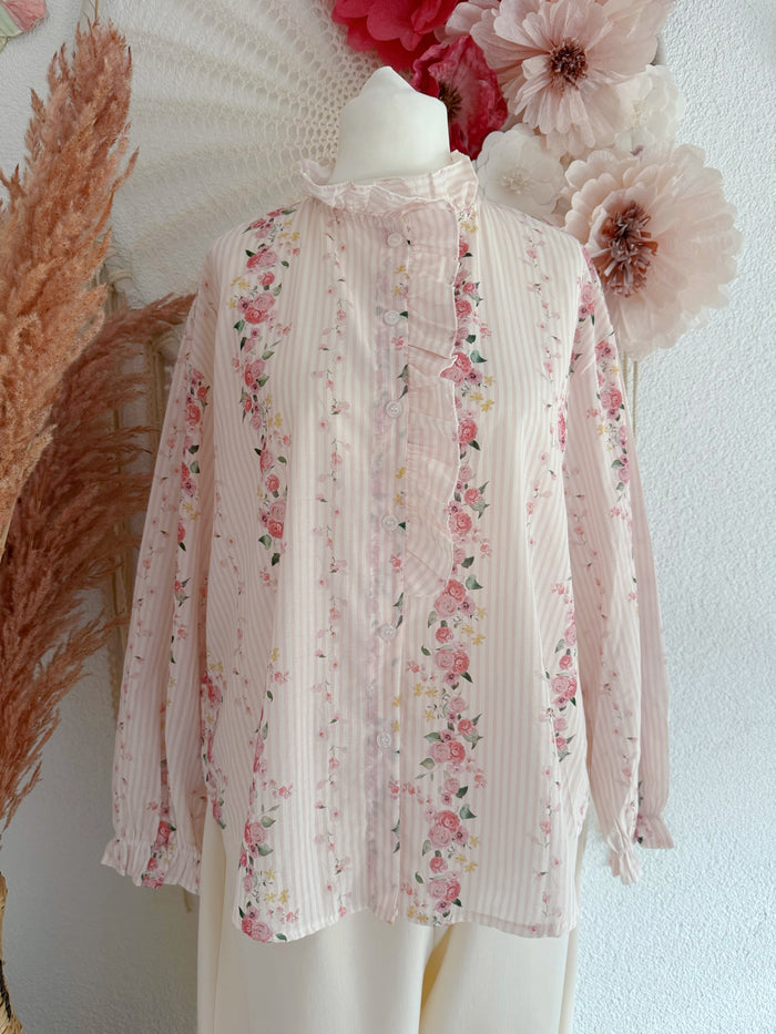 ROMANTISCHE BLUSE MIT ROSEN-PRINT & VOLANTS - ONE SIZE -