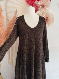 ROMANTISCHES SPITZENKLEID IN A-LINIE MIT V-AUSSCHNITT IN BRAUN - ONE SIZE -