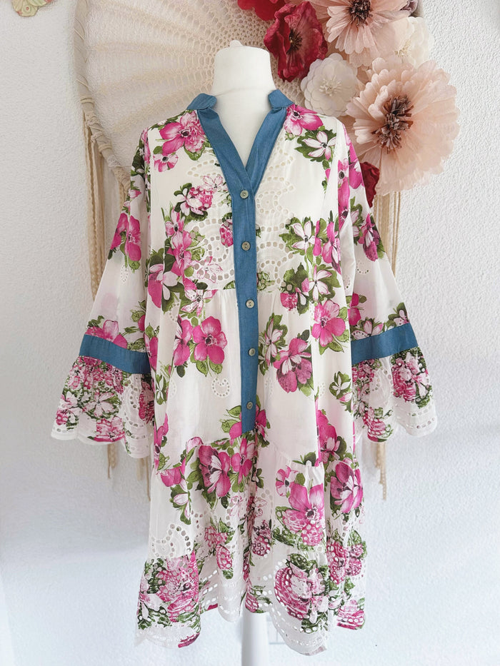 OVERSIZED TUNIKAKLEID MIT LOCHSPITZE UND BLÜTENPRINT - ONE SIZE -