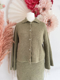 STRICK - ZWEITEILER - STRICKJÄCKEN & ROCK IN KHAKI - ONE SIZE -