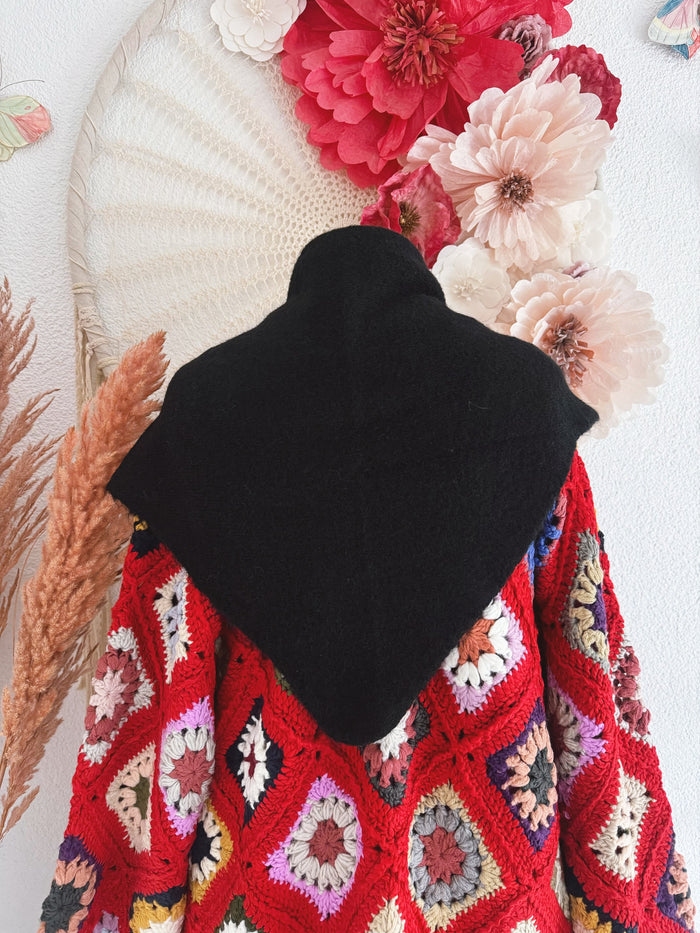 KUSCHELIGES HALSTUCH IN SCHWARZ