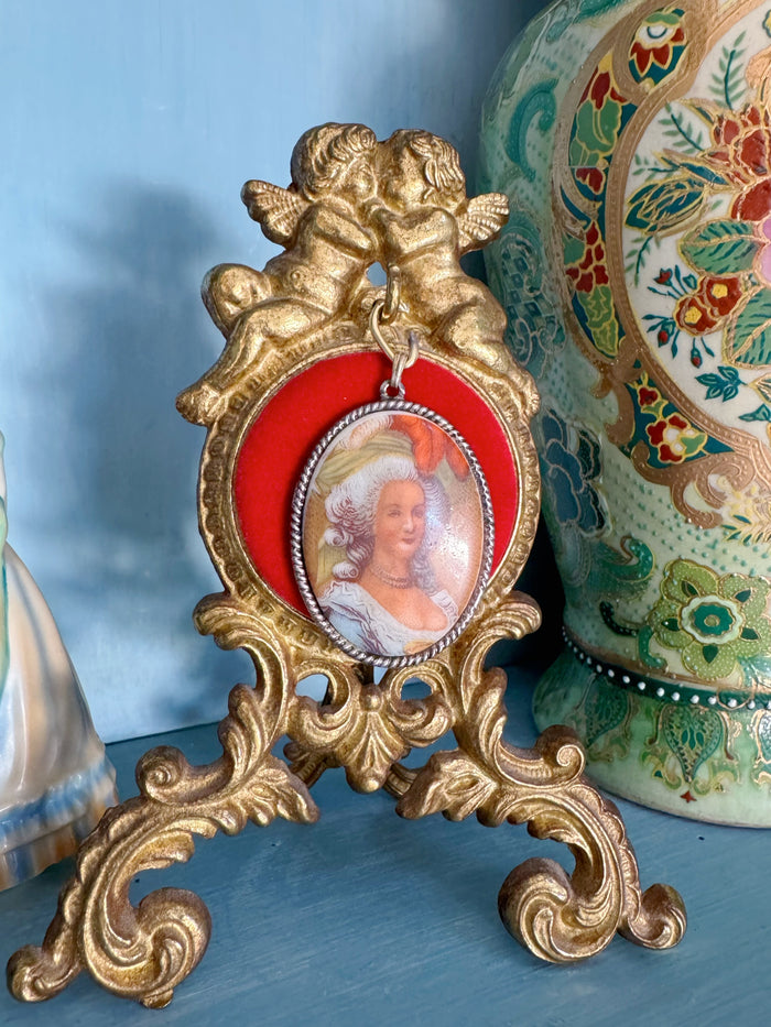 VINTAGE ANHÄNGER MIT MINIATUR-PORTRÄT