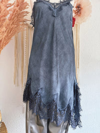 ASYMMETRISCHES SPITZENTOP IN DUNKELBLAU - ONE SIZE -