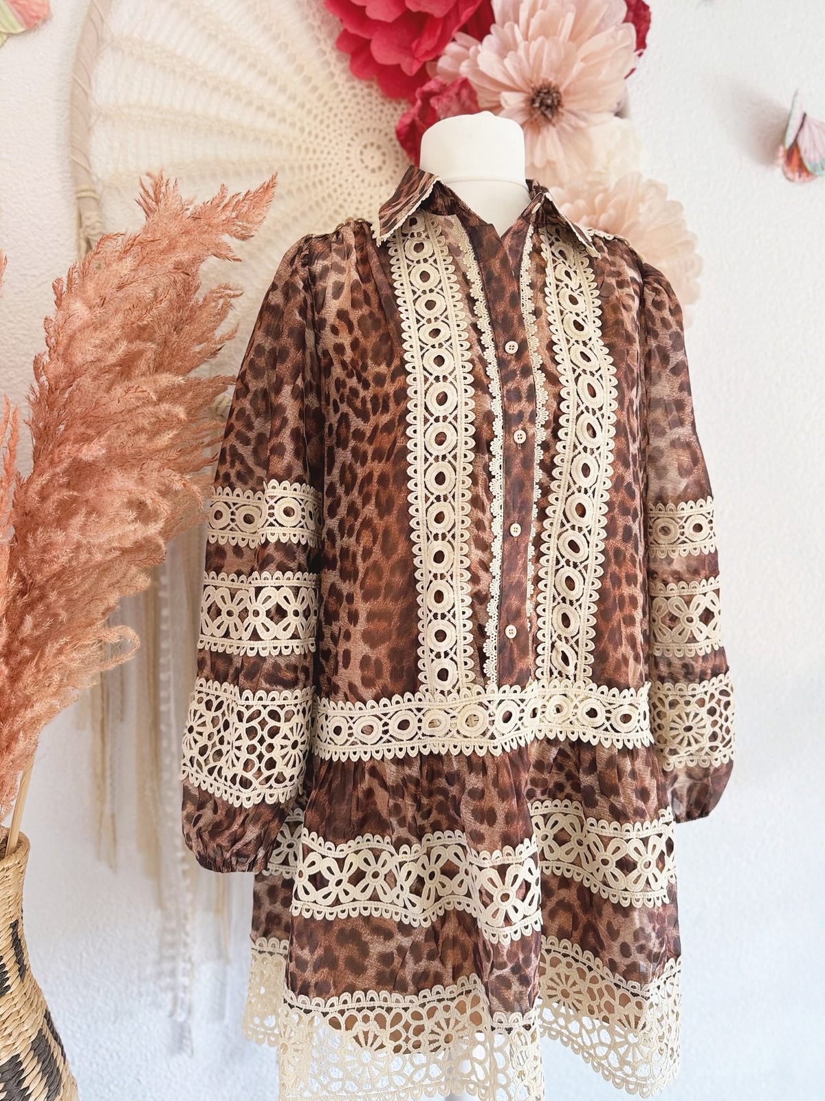 TUNIKLAKLEID MIT LEOMUSTER UND SPITZE - ONE SIZE -