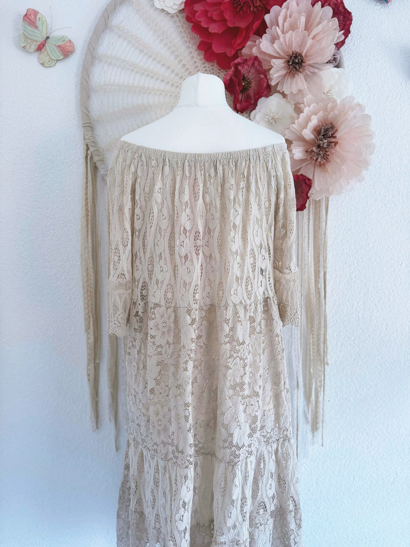 ROMANTISCHES KLEIDCHEN AUS SPITZE IN BEIGE - ONE SIZE -