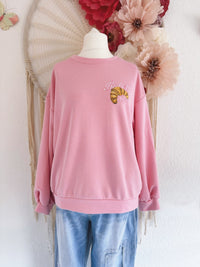 SWEATER MIT CROISSANT PRINT IN ROSA - ONE SIZE -