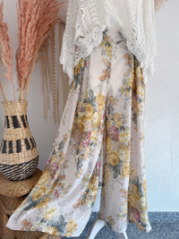 TRAUMHAFTE WIDE-LEG-HOSE MIT ROMANTISCHEM GOBELINPRINT IN GELB - ONE SIZE -