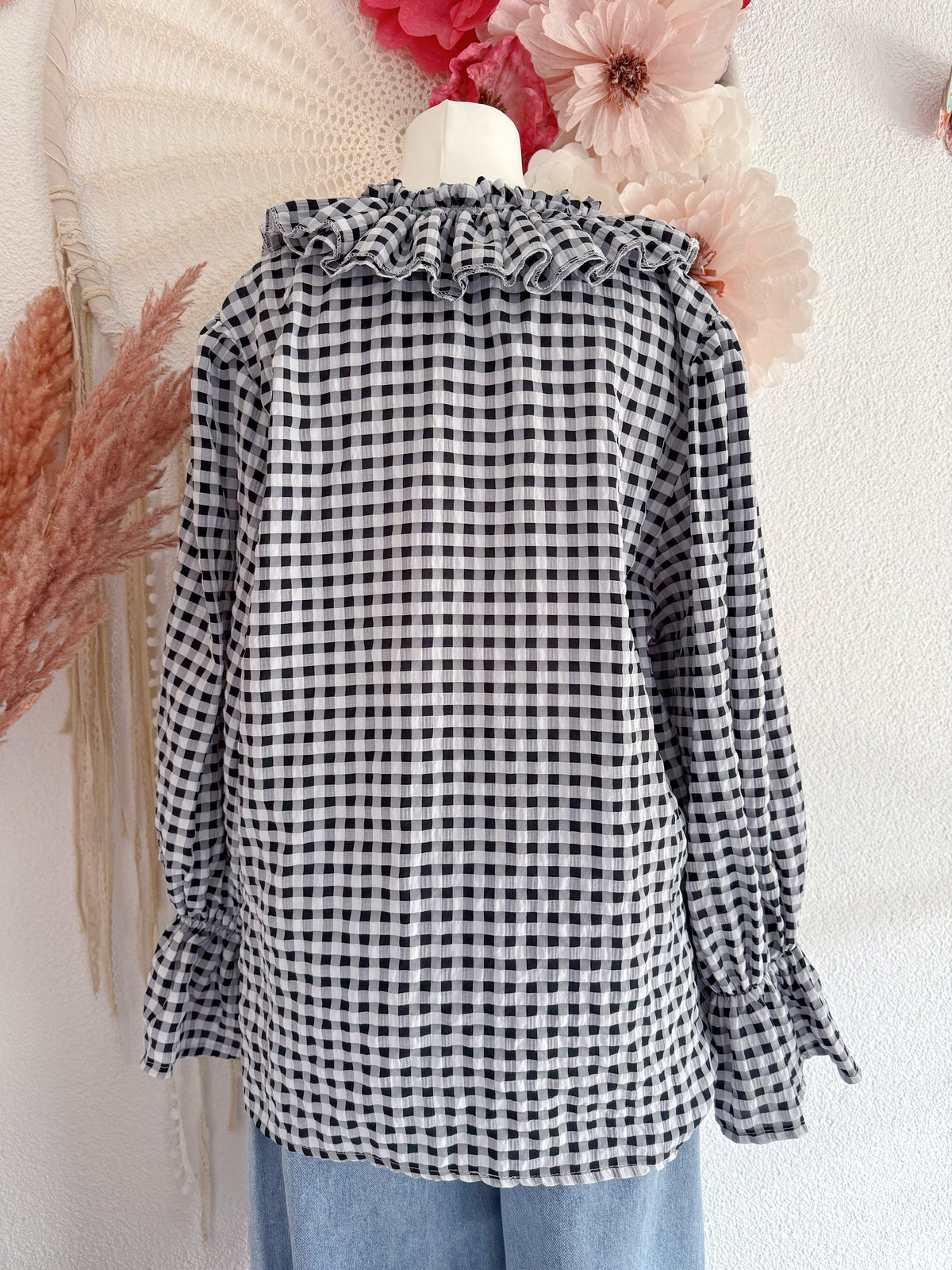ROMANTISCHE GINGHAM-TUNIKA MIT RÜSCHEN IN SCHWARZ - ONE SIZE -