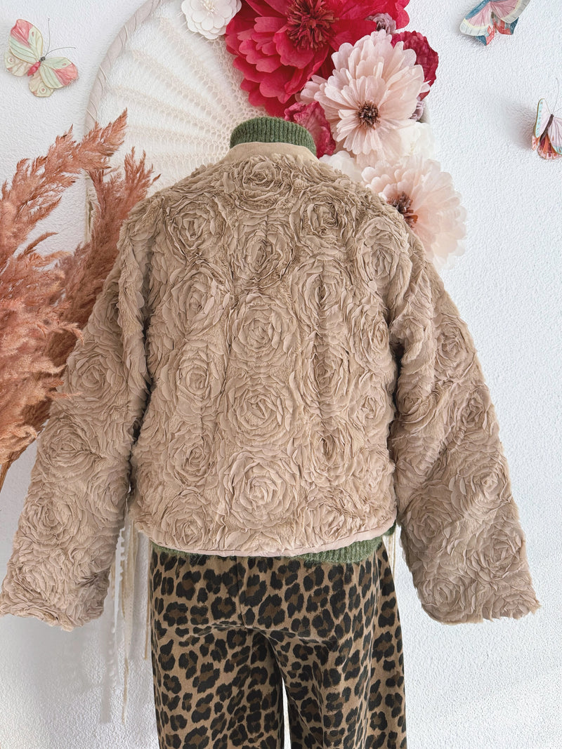 BLOUSON MIT 3D-ROSENBLÜTEN - VERSCH. GRÖßEN