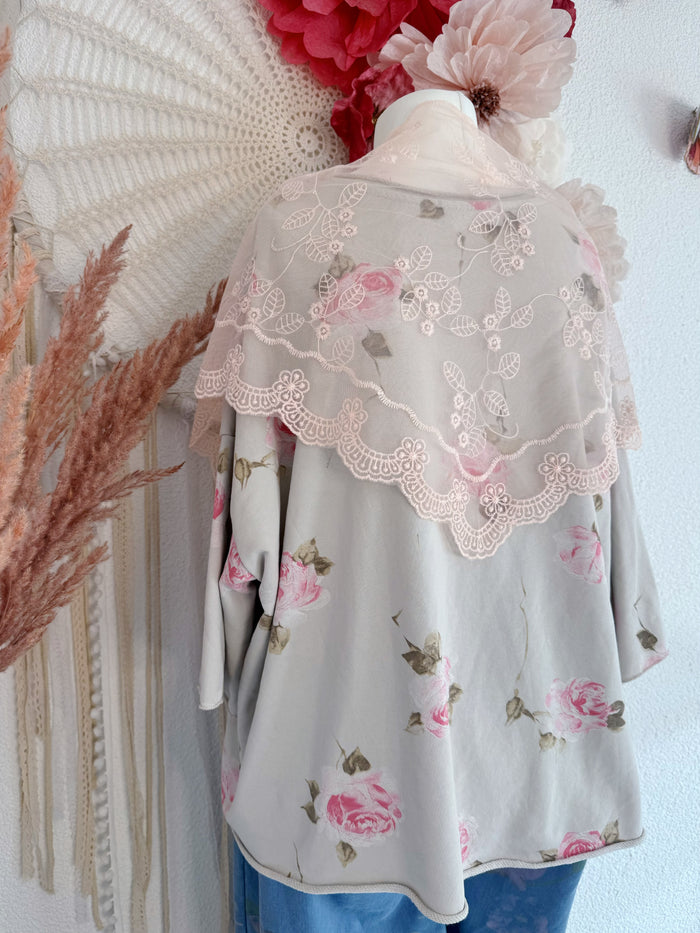 SPITZEN-HALSTUCH MIT STICKEREIEN IN ROSA