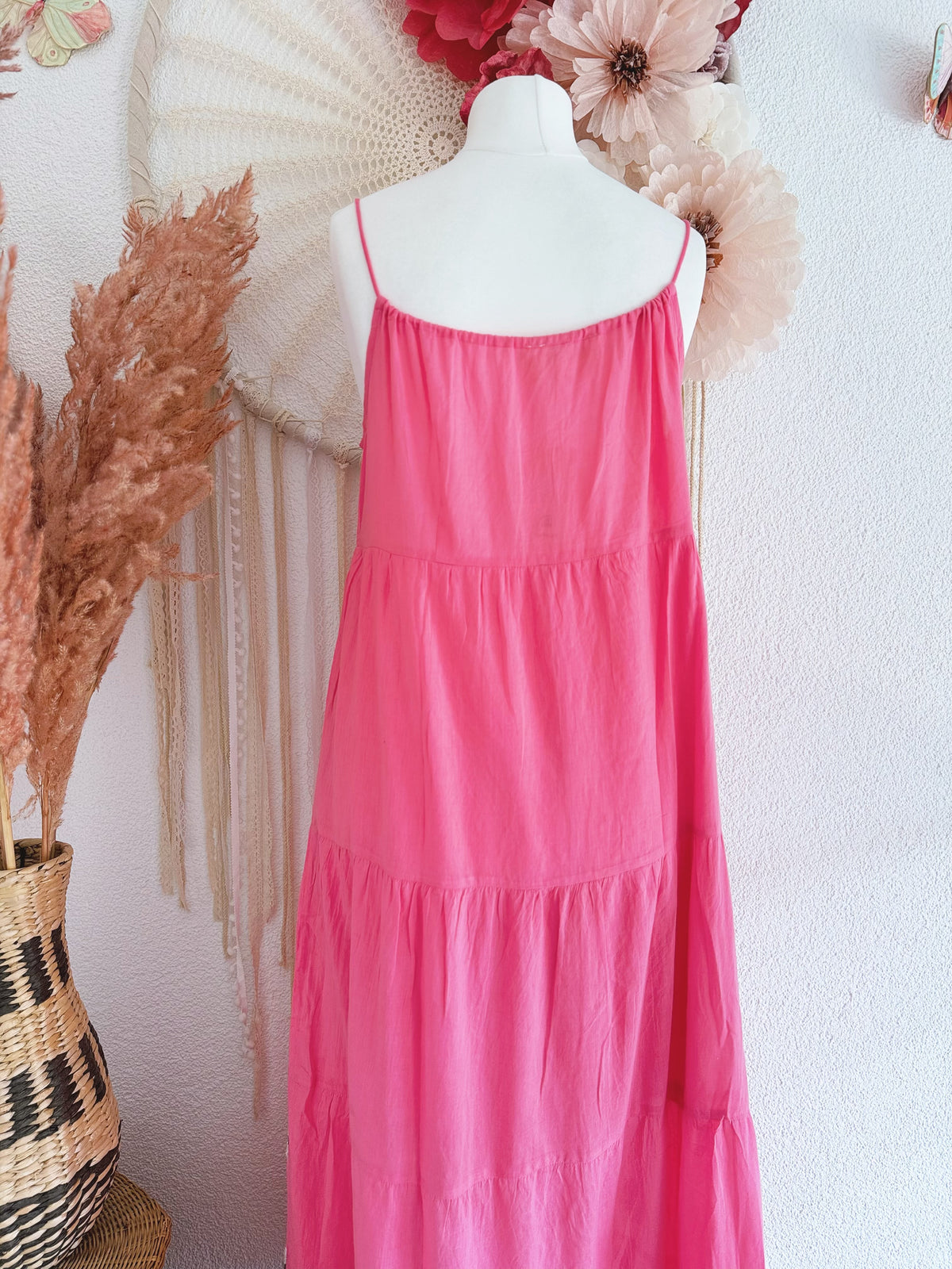 TRÄGERKLEID IN PINK MIT BLUMENSTICKEREIEN - ONE SIZE -