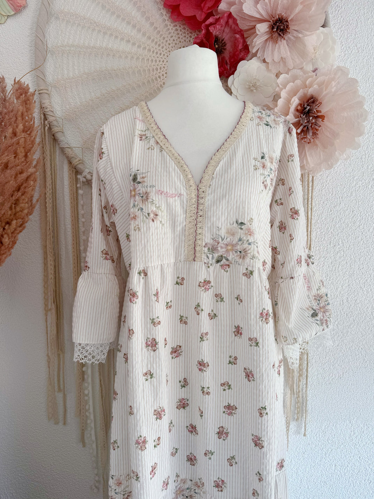 BEZAUBERNDES MIDIKLEID IM VINTAGE-STIL IN BEIGE - ONE SIZE -