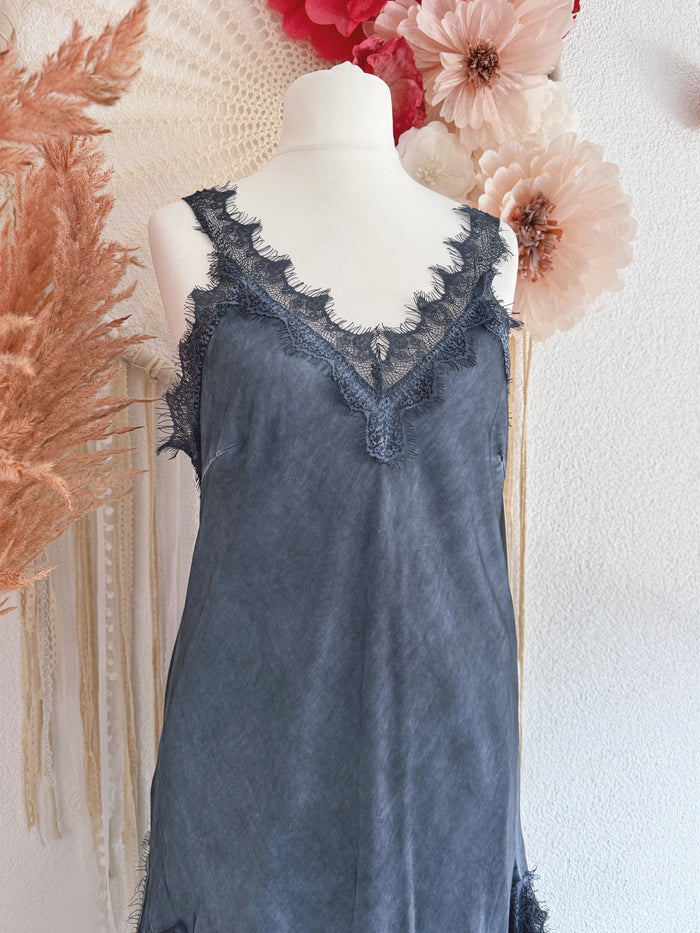 ASYMMETRISCHES SPITZENTOP IN DUNKELBLAU - ONE SIZE -