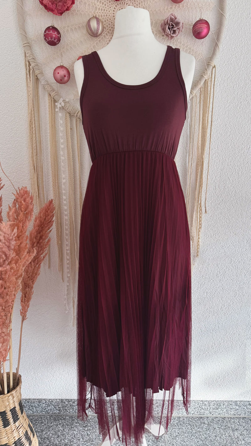 PLISSEEKLEID MIT TÜLL UND STRICKPULLOVER IN BORDEAUX - ONE SIZE -