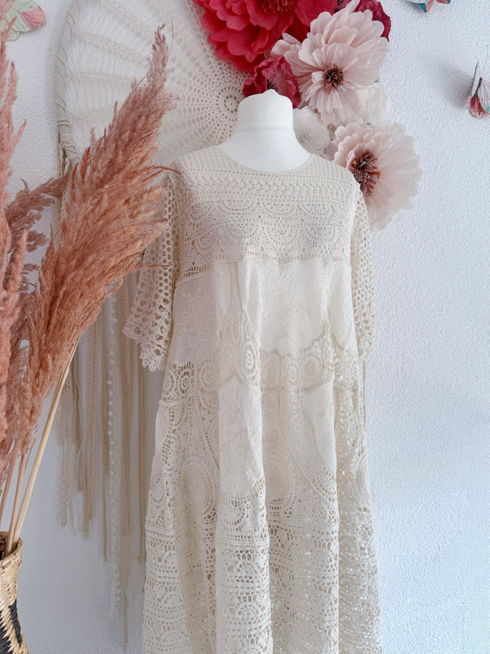 TRAUMHAFTES CROCHETKLEID IM BOHOSTIL - ONE SIZE -