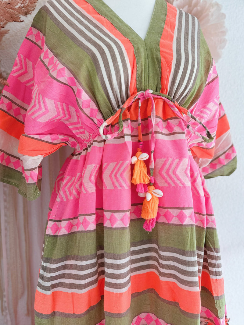 SOMMERLICHES BOHOKLEID MIT ETHNOPRINT IN NEONFARBEN - ONE SIZE